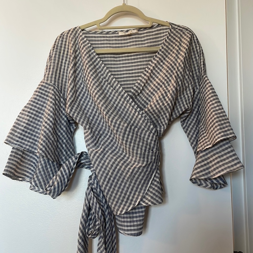 Wrap blouse with puffy sleeve